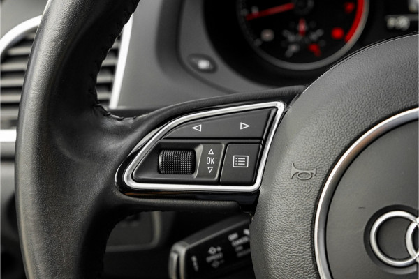 Audi Q3 1.4 TFSI S-Line Pano Xenon Trekhaak Audi Q3 1.4 TFSI S-Line Pano Xenon Trekhaak