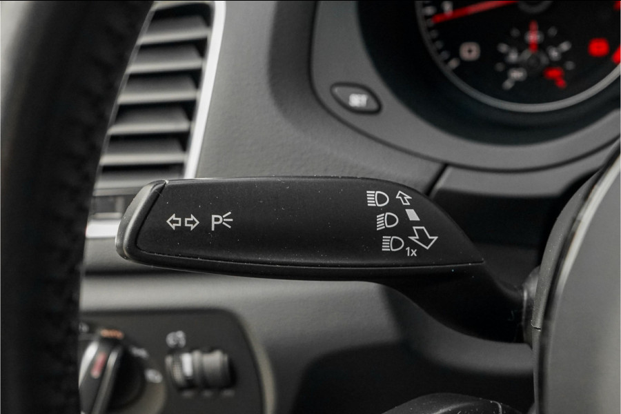 Audi Q3 1.4 TFSI S-Line Pano Xenon Trekhaak Audi Q3 1.4 TFSI S-Line Pano Xenon Trekhaak