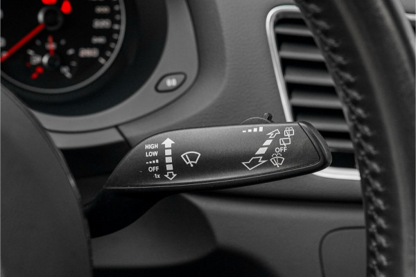 Audi Q3 1.4 TFSI S-Line Pano Xenon Trekhaak Audi Q3 1.4 TFSI S-Line Pano Xenon Trekhaak