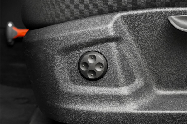 Audi Q3 1.4 TFSI S-Line Pano Xenon Trekhaak Audi Q3 1.4 TFSI S-Line Pano Xenon Trekhaak