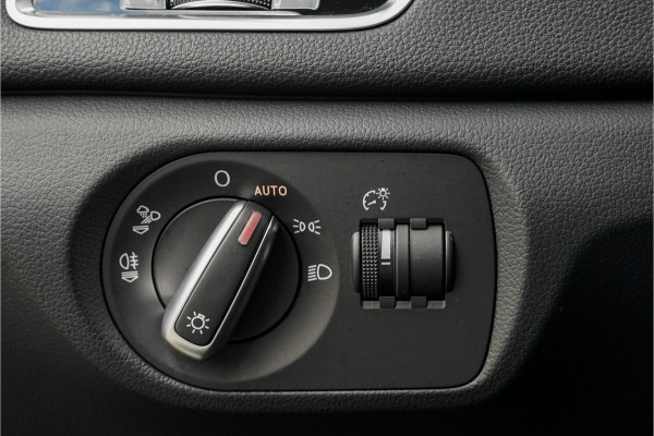 Audi Q3 1.4 TFSI S-Line Pano Xenon Trekhaak Audi Q3 1.4 TFSI S-Line Pano Xenon Trekhaak