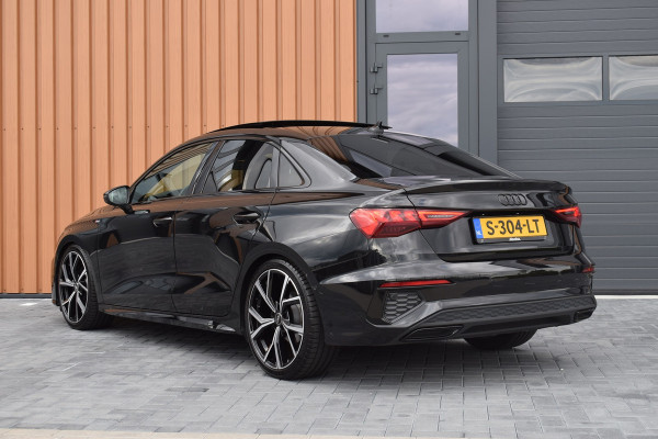 Audi A3 Limousine 35 TFSI 150pk S-tronic S-line | Pano | LED | 19"