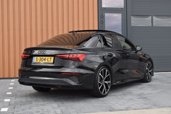 Audi A3 Limousine 35 TFSI 150pk S-tronic S-line | Pano | LED | 19"