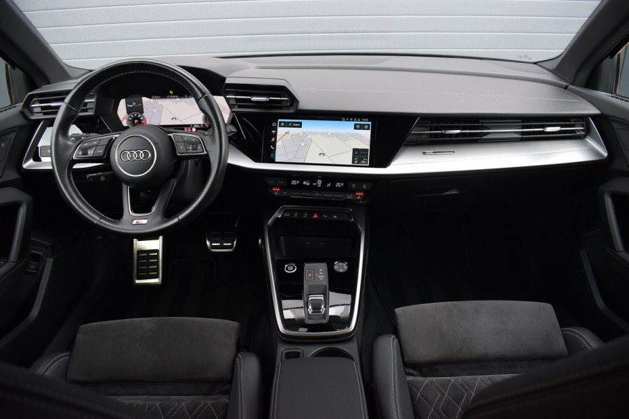 Audi A3 Limousine 35 TFSI 150pk S-tronic S-line | Pano | LED | 19"