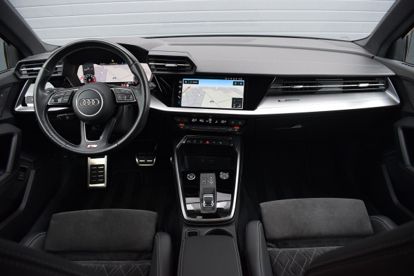 Audi A3 Limousine 35 TFSI 150pk S-tronic S-line | Pano | LED | 19"