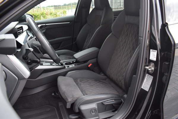 Audi A3 Limousine 35 TFSI 150pk S-tronic S-line | Pano | LED | 19"