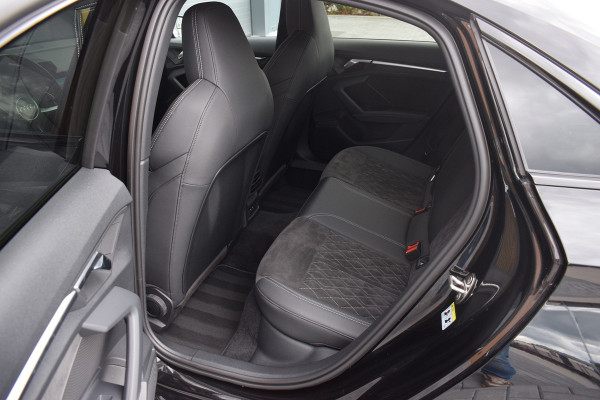 Audi A3 Limousine 35 TFSI 150pk S-tronic S-line | Pano | LED | 19"