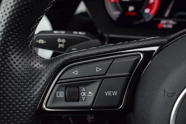 Audi A3 Limousine 35 TFSI 150pk S-tronic S-line | Pano | LED | 19"