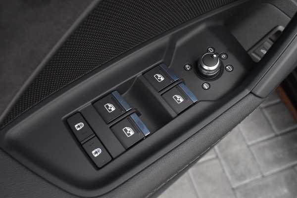 Audi A3 Limousine 35 TFSI 150pk S-tronic S-line | Pano | LED | 19"
