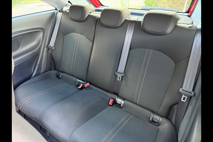 Opel Corsa 1.4 Black Edition - Navi - Parkeerhulp - Airco - Org.NL