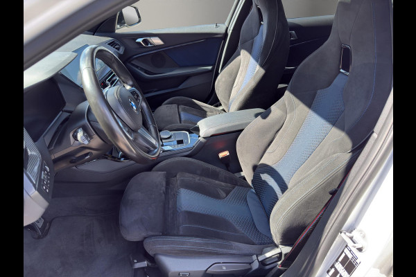 BMW 1-serie 118i M-Sport Executive Edition | Panoramdak | Alcantara | Verw Stoelen | Camera | Nette Auto.