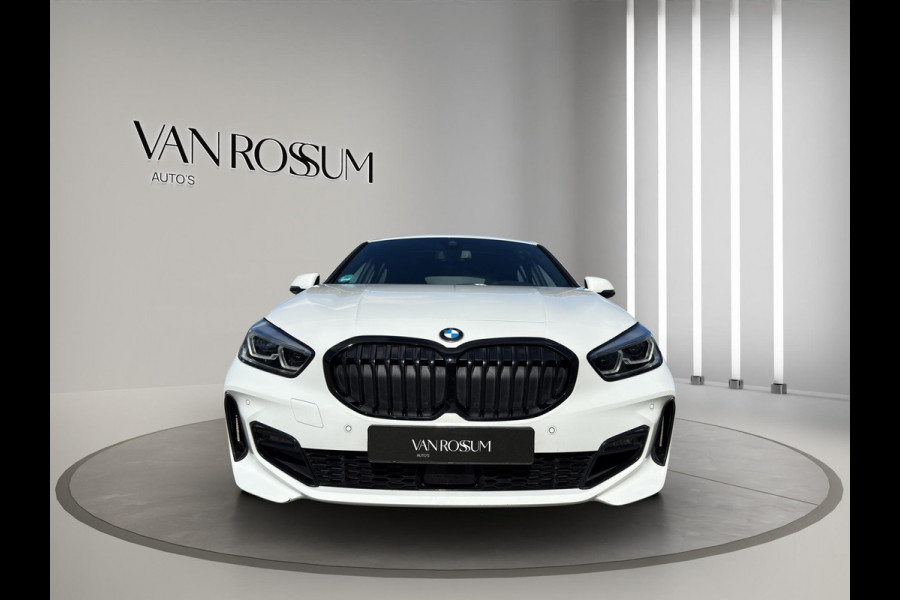 BMW 1-serie 118i M-Sport Executive Edition | Panoramdak | Alcantara | Verw Stoelen | Camera | Nette Auto.