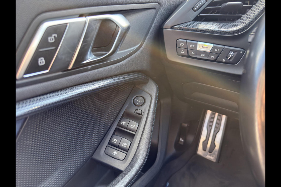 BMW 1-serie 118i M-Sport Executive Edition | Panoramdak | Alcantara | Verw Stoelen | Camera | Nette Auto.