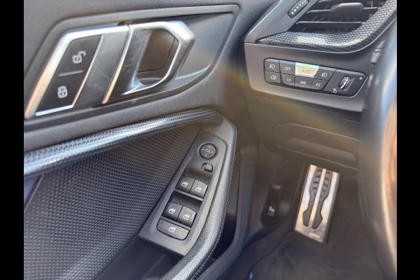 BMW 1-serie 118i M-Sport Executive Edition | Panoramdak | Alcantara | Verw Stoelen | Camera | Nette Auto.