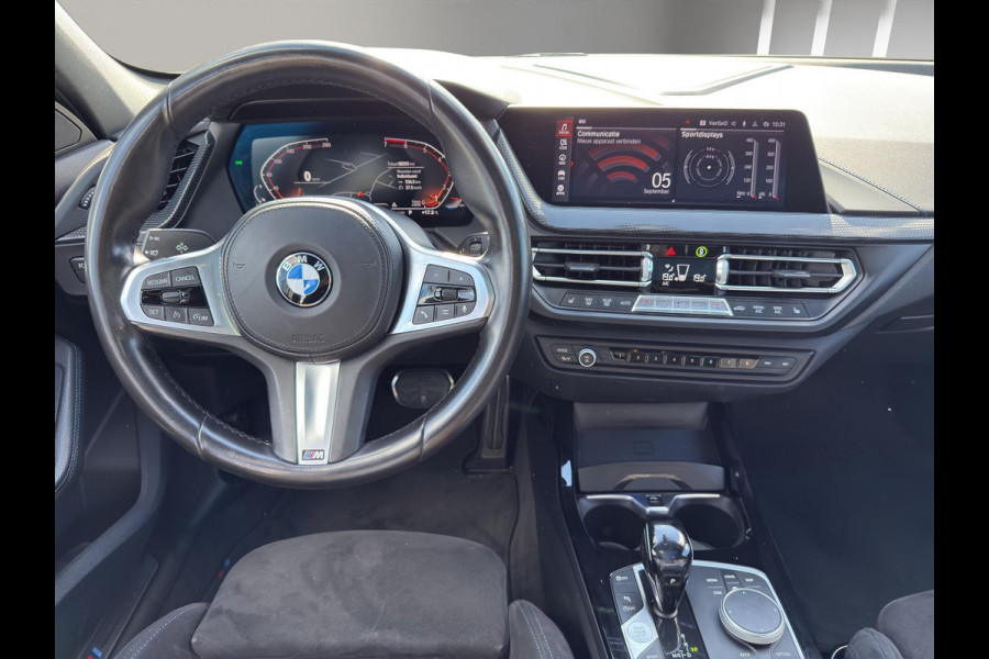 BMW 1-serie 118i M-Sport Executive Edition | Panoramdak | Alcantara | Verw Stoelen | Camera | Nette Auto.
