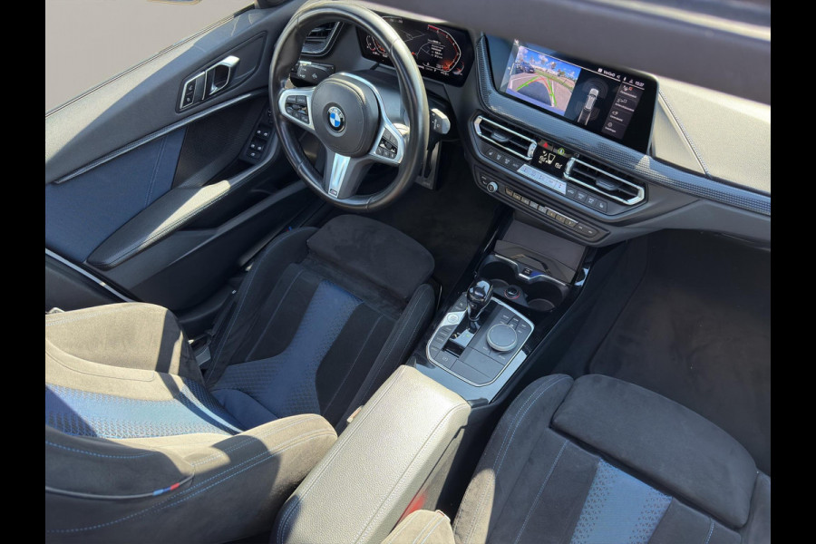 BMW 1-serie 118i M-Sport Executive Edition | Panoramdak | Alcantara | Verw Stoelen | Camera | Nette Auto.
