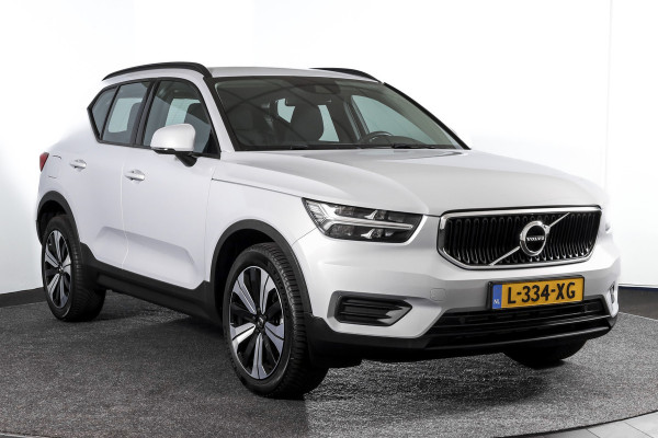 Volvo XC40 1.5 T2 Momentum 130 PK | Dig. Cockpit | Cruise | Stoel-+Stuurverw. | PDC | NAV + App. Connect | ECC | LM 19" |