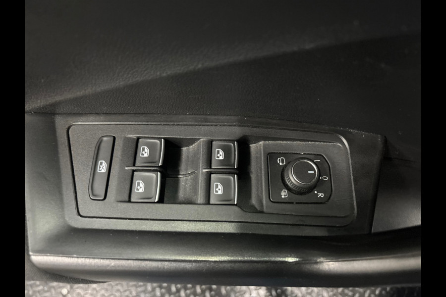 Volkswagen T-Roc 1.0 TSI Style Business Navi | Clima | Cruise | PDC | Trekhaak