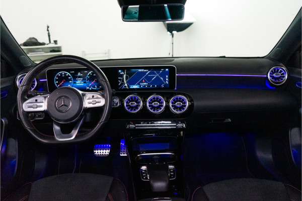 Mercedes-Benz A-Klasse 180 Business Solution AMG 136PK | Pano | Sfeer | Stoplichtweergave | Carplay | Garantie
