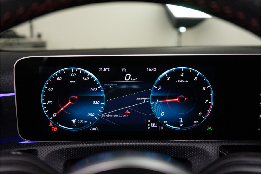 Mercedes-Benz A-Klasse 180 Business Solution AMG 136PK | Pano | Sfeer | Stoplichtweergave | Carplay | Garantie