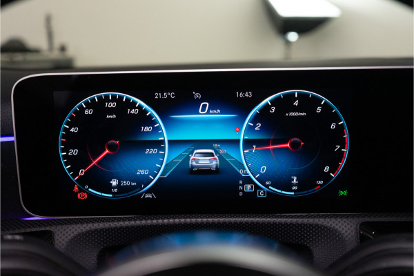 Mercedes-Benz A-Klasse 180 Business Solution AMG 136PK | Pano | Sfeer | Stoplichtweergave | Carplay | Garantie