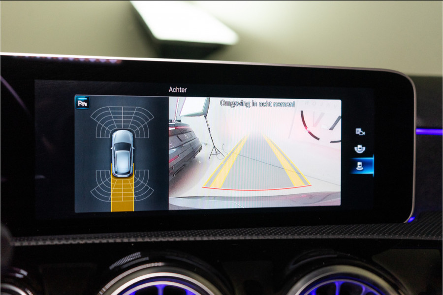 Mercedes-Benz A-Klasse 180 Business Solution AMG 136PK | Pano | Sfeer | Stoplichtweergave | Carplay | Garantie
