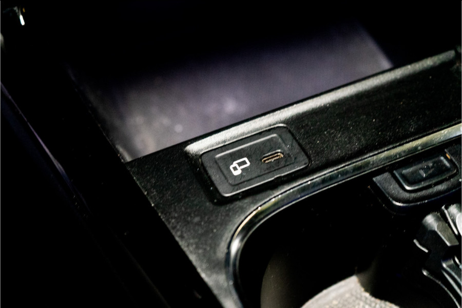 Mercedes-Benz A-Klasse 180 Business Solution AMG 136PK | Pano | Sfeer | Stoplichtweergave | Carplay | Garantie