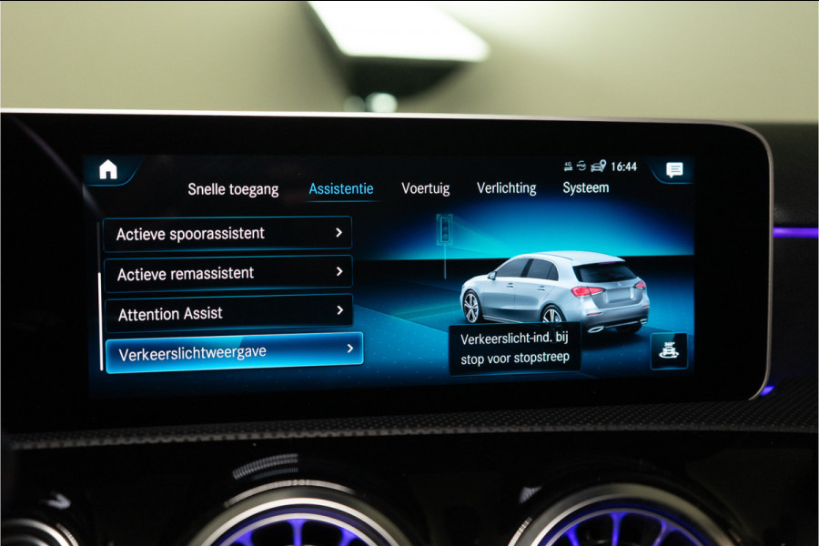 Mercedes-Benz A-Klasse 180 Business Solution AMG 136PK | Pano | Sfeer | Stoplichtweergave | Carplay | Garantie