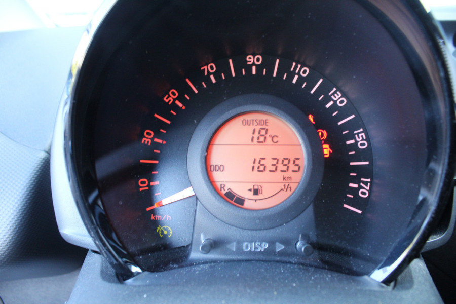 Toyota Aygo 1.0 VVT-i 70pk x-fun NL-Auto NAP 16321km Airco CPV El. Ramen LED 1e Eigenaar