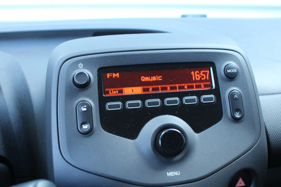 Toyota Aygo 1.0 VVT-i 70pk x-fun NL-Auto NAP 16321km Airco CPV El. Ramen LED 1e Eigenaar