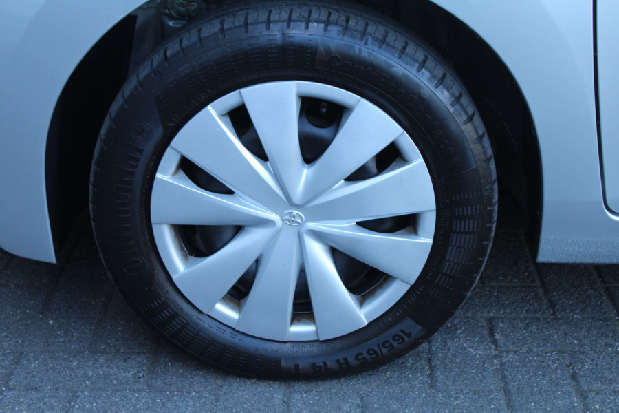 Toyota Aygo 1.0 VVT-i 70pk x-fun NL-Auto NAP 16321km Airco CPV El. Ramen LED 1e Eigenaar