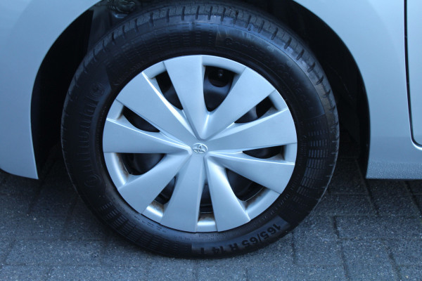 Toyota Aygo 1.0 VVT-i 70pk x-fun NL-Auto NAP 16321km Airco CPV El. Ramen LED 1e Eigenaar