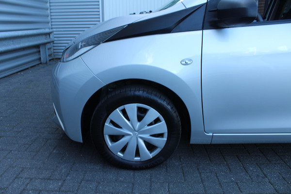 Toyota Aygo 1.0 VVT-i 70pk x-fun NL-Auto NAP 16321km Airco CPV El. Ramen LED 1e Eigenaar