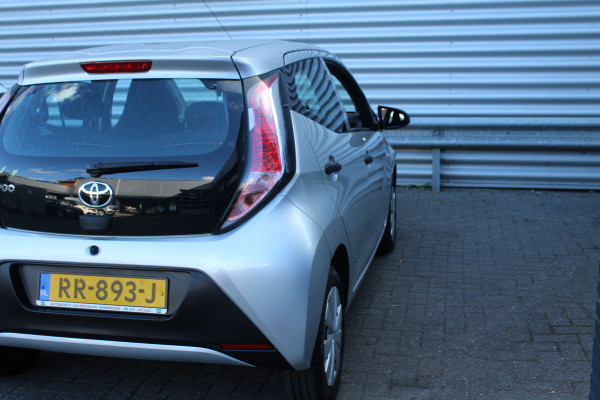 Toyota Aygo 1.0 VVT-i 70pk x-fun NL-Auto NAP 16321km Airco CPV El. Ramen LED 1e Eigenaar
