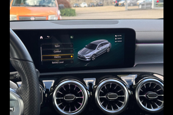 Mercedes-Benz CLA-Klasse Shooting Brake 250 e AMG Line | Pano, Navi, Camera, Stoelverw., Sfeerverl., MQB Virt. Cockp.