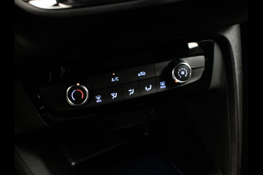 Opel Corsa 1.2 Edition Sport (APPLE CARPLAY,NAVIGATIE,PDC,LED,CRUISE,BLUETOOTH,DAB,SPORTSTOELEN,NIEUWE APK,NETTE STAAT)