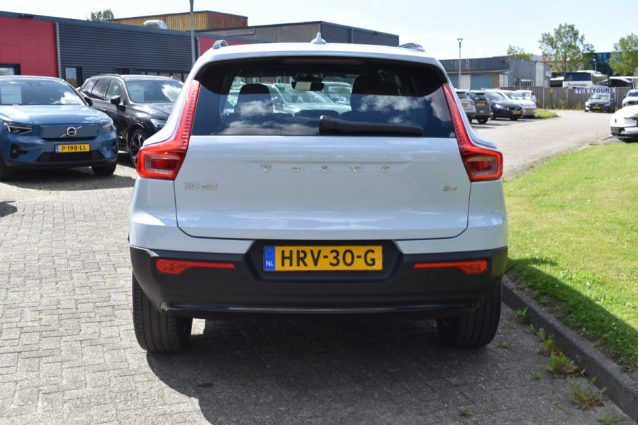Volvo XC40 B4 211PK Automaat Plus Dark | Trekhaak | ACC | H&K | Blis | Stoel-Stuur Verwarming