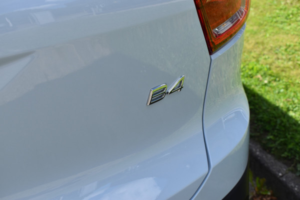Volvo XC40 B4 211PK Automaat Plus Dark | Trekhaak | ACC | H&K | Blis | Stoel-Stuur Verwarming