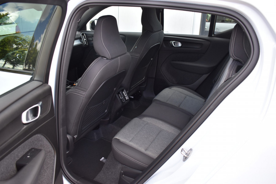 Volvo XC40 B4 211PK Automaat Plus Dark | Trekhaak | ACC | H&K | Blis | Stoel-Stuur Verwarming