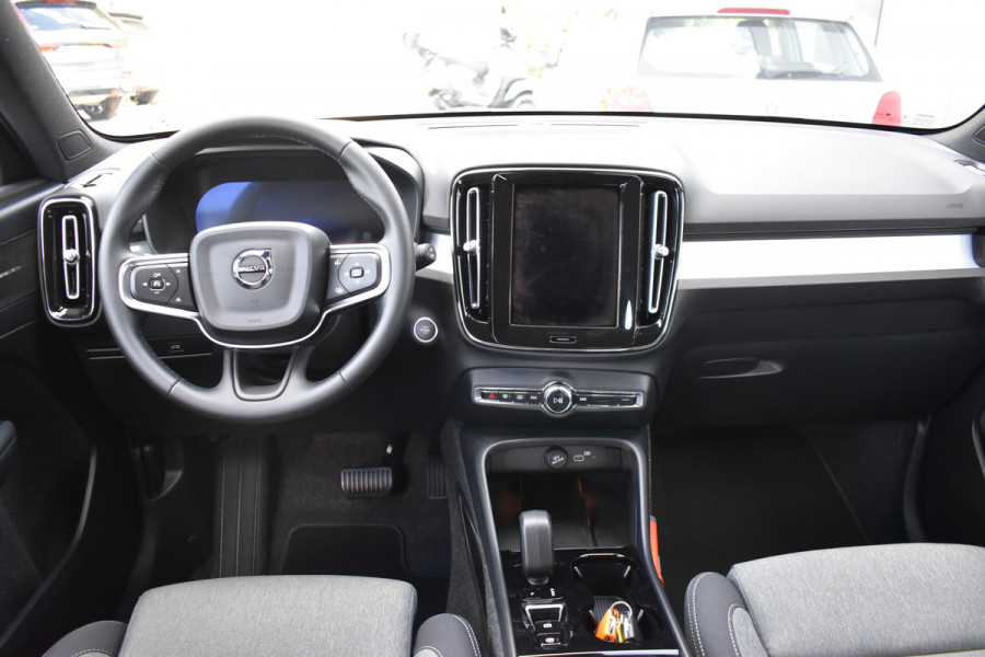 Volvo XC40 B4 211PK Automaat Plus Dark | Trekhaak | ACC | H&K | Blis | Stoel-Stuur Verwarming