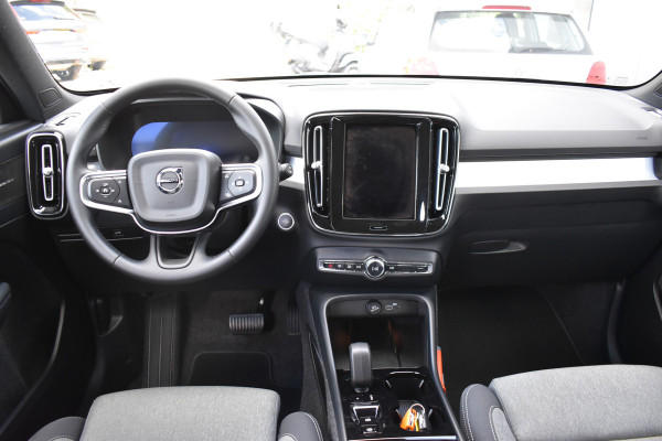 Volvo XC40 B4 211PK Automaat Plus Dark | Trekhaak | ACC | H&K | Blis | Stoel-Stuur Verwarming