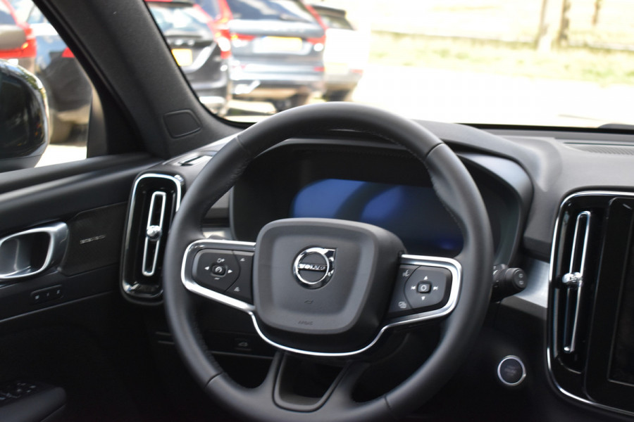 Volvo XC40 B4 211PK Automaat Plus Dark | Trekhaak | ACC | H&K | Blis | Stoel-Stuur Verwarming