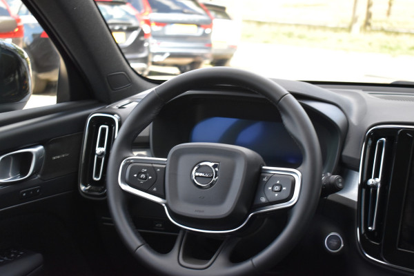 Volvo XC40 B4 211PK Automaat Plus Dark | Trekhaak | ACC | H&K | Blis | Stoel-Stuur Verwarming