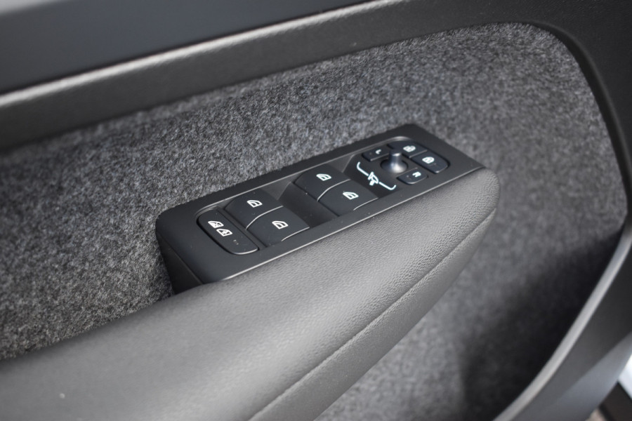 Volvo XC40 B4 211PK Automaat Plus Dark | Trekhaak | ACC | H&K | Blis | Stoel-Stuur Verwarming