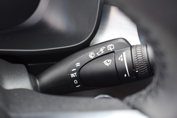 Volvo XC40 B4 211PK Automaat Plus Dark | Trekhaak | ACC | H&K | Blis | Stoel-Stuur Verwarming