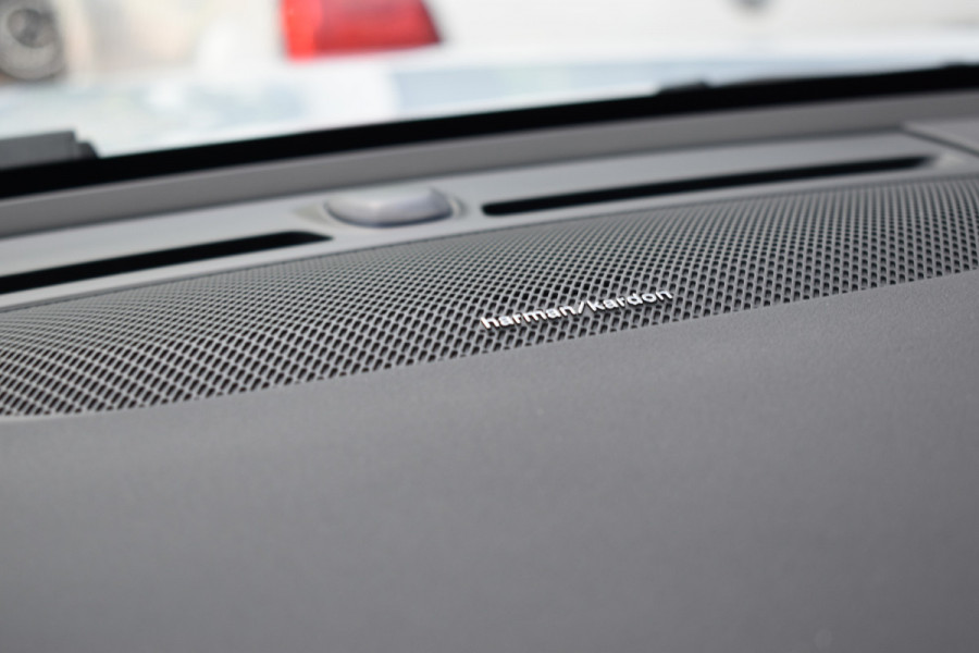 Volvo XC40 B4 211PK Automaat Plus Dark | Trekhaak | ACC | H&K | Blis | Stoel-Stuur Verwarming