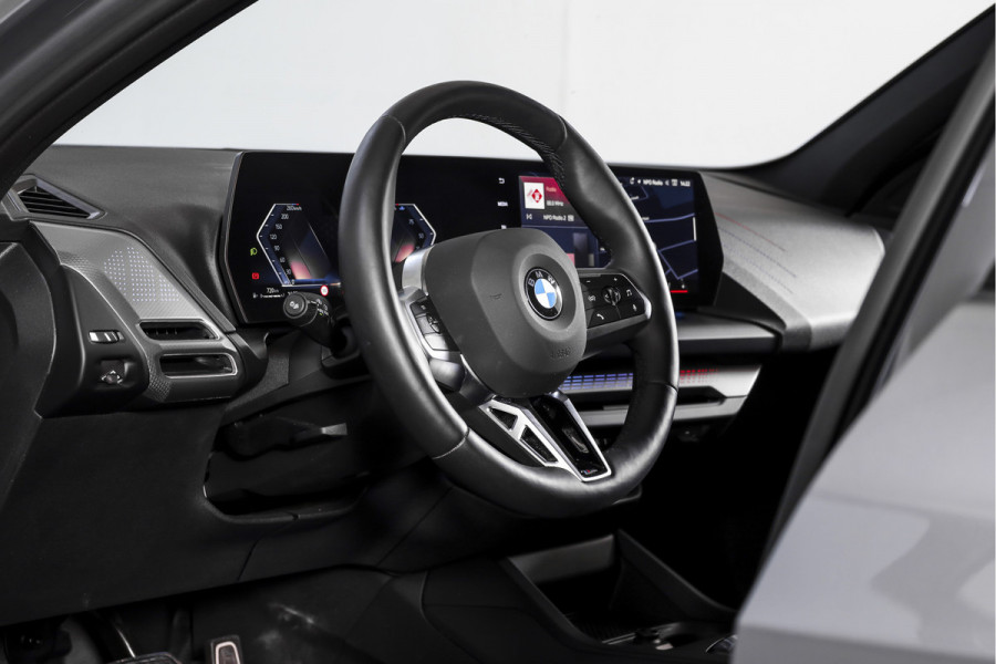 BMW 1-serie 120 M Sport - Automaat | Dig. Cockpit | Adapt. Cruise | Stoelverw. | Leder | PDC | Camera | NAV + App. Connect | ECC | DAB | LM 18" | 0975