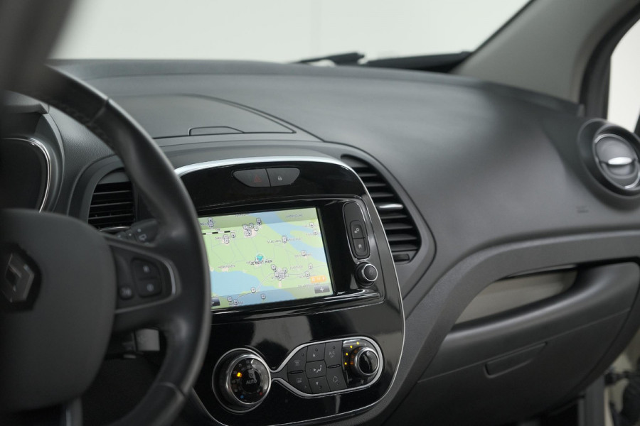 Renault Captur TCe 90 Intens | Trekhaak | Camera | Navigatie | Parkeersensoren