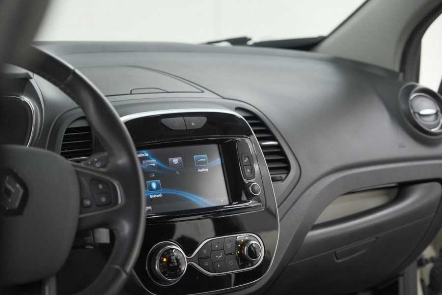 Renault Captur TCe 90 Intens | Trekhaak | Camera | Navigatie | Parkeersensoren