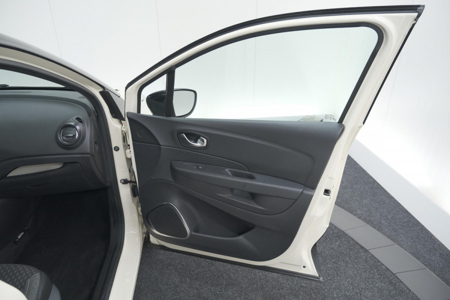 Renault Captur TCe 90 Intens | Trekhaak | Camera | Navigatie | Parkeersensoren